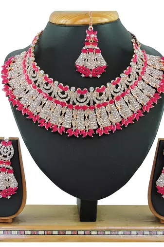 Red designer function wear ad necklace set