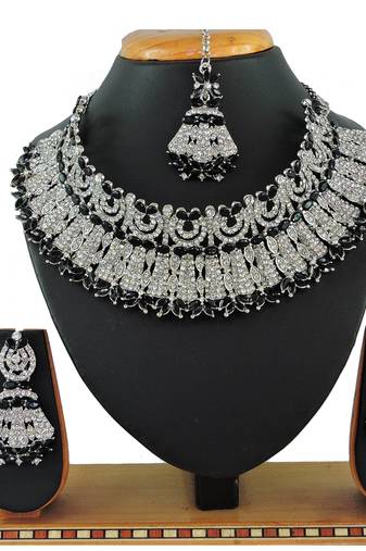 Black designer function wear ad necklace set