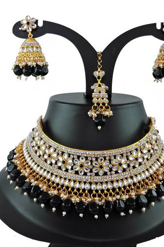 Black designer function wear ad necklace set