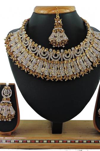 Multicolor designer function wear ad necklace set