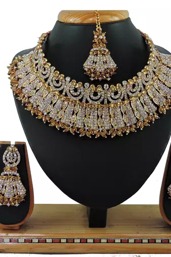 Multicolor designer function wear ad necklace set
