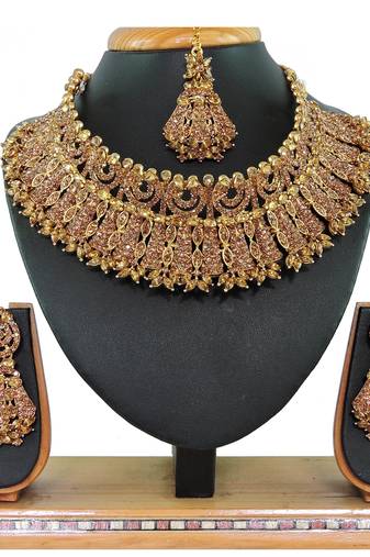 Gold designer function wear ad necklace set