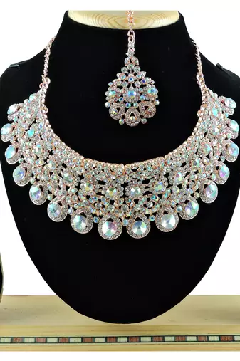 Multicolor designer function wear ad necklace set