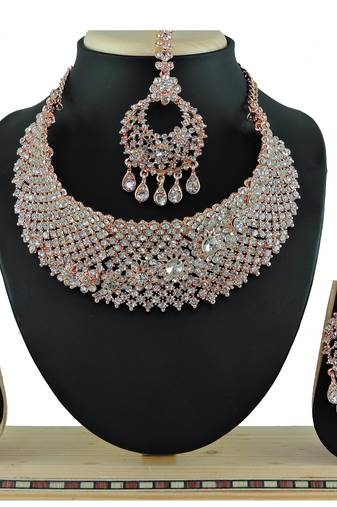 Multicolor designer function wear ad necklace set