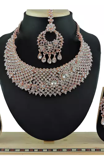 Multicolor designer function wear ad necklace set