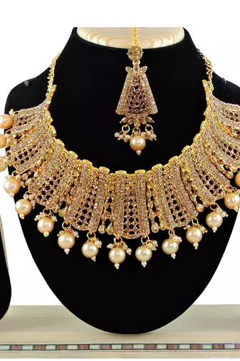 Gold designer function wear ad necklace set