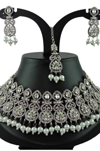 Multicolor designer function wear ad necklace set