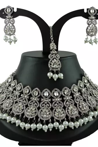 Multicolor designer function wear ad necklace set