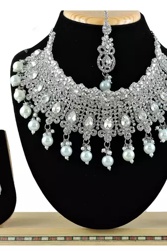 Multicolor designer function wear ad necklace set