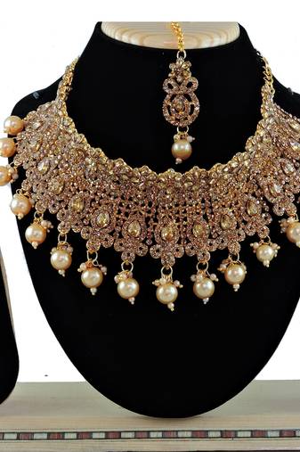 Gold designer function wear ad necklace set