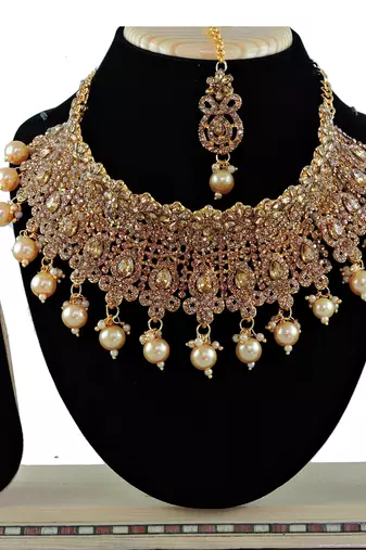 Gold designer function wear ad necklace set