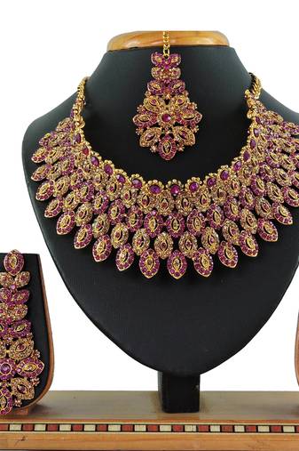 Multicolor designer function wear ad necklace set