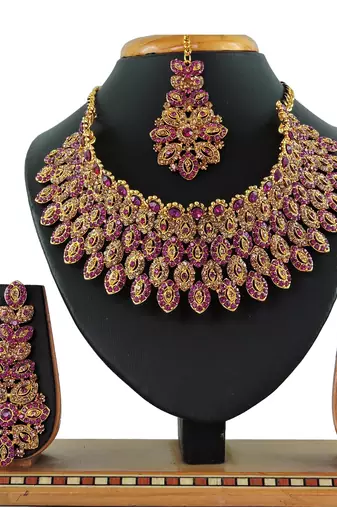 Multicolor designer function wear ad necklace set