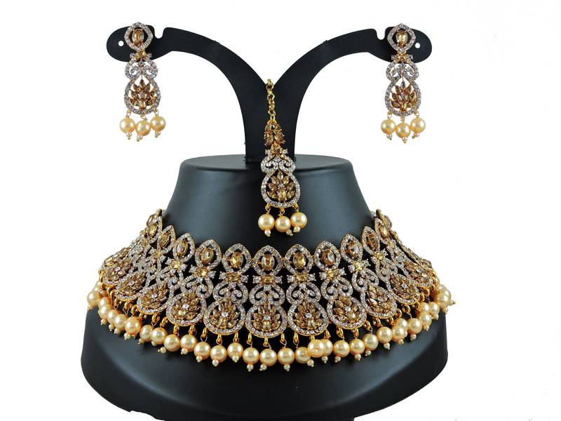 Multicolor designer function wear ad necklace set