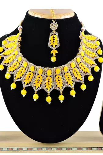 Yellow designer function wear ad necklace set