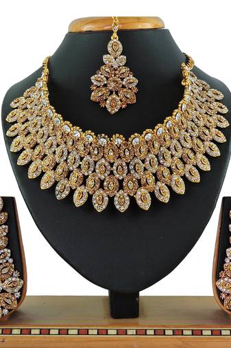 Multicolor designer function wear ad necklace set