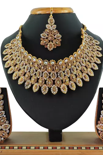 Multicolor designer function wear ad necklace set