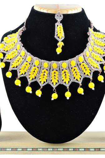 Yellow designer function wear ad necklace set