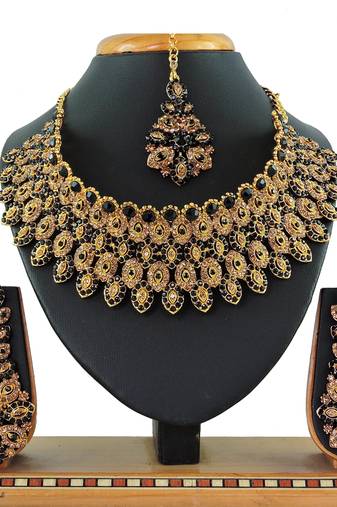 Black designer function wear ad necklace set