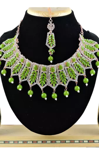 Green designer function wear ad necklace set