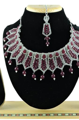 Multicolor designer function wear ad necklace set