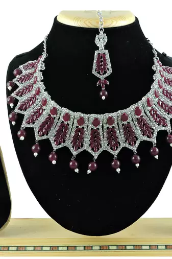 Multicolor designer function wear ad necklace set