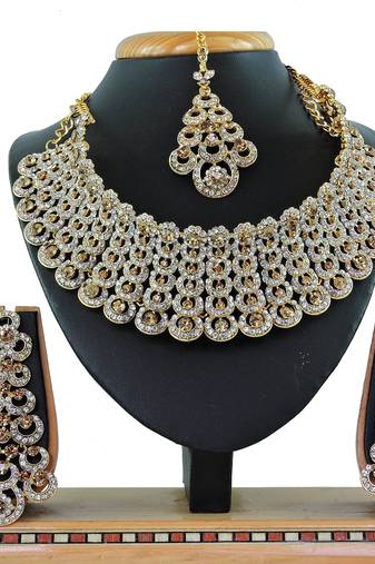 Multicolor designer function wear ad necklace set