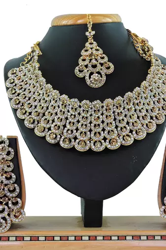 Multicolor designer function wear ad necklace set