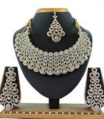 Multicolor designer function wear ad necklace set