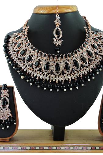 Black designer function wear ad necklace set