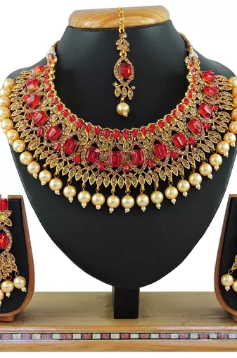 Red designer function wear ad necklace set