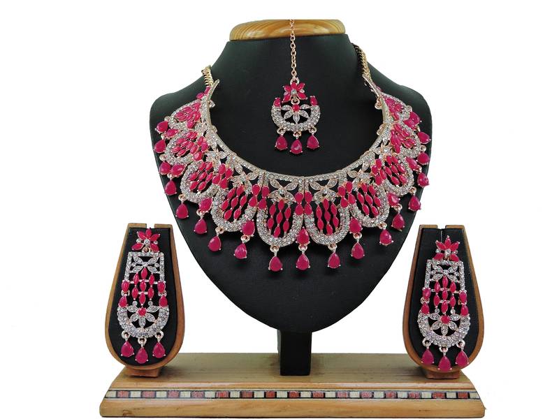 Red designer function wear ad necklace set