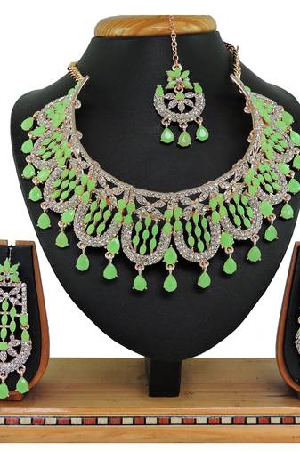 Multicolor designer function wear ad necklace set