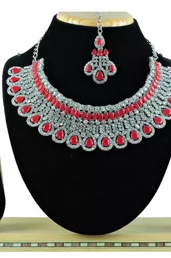 Red designer function wear ad necklace set