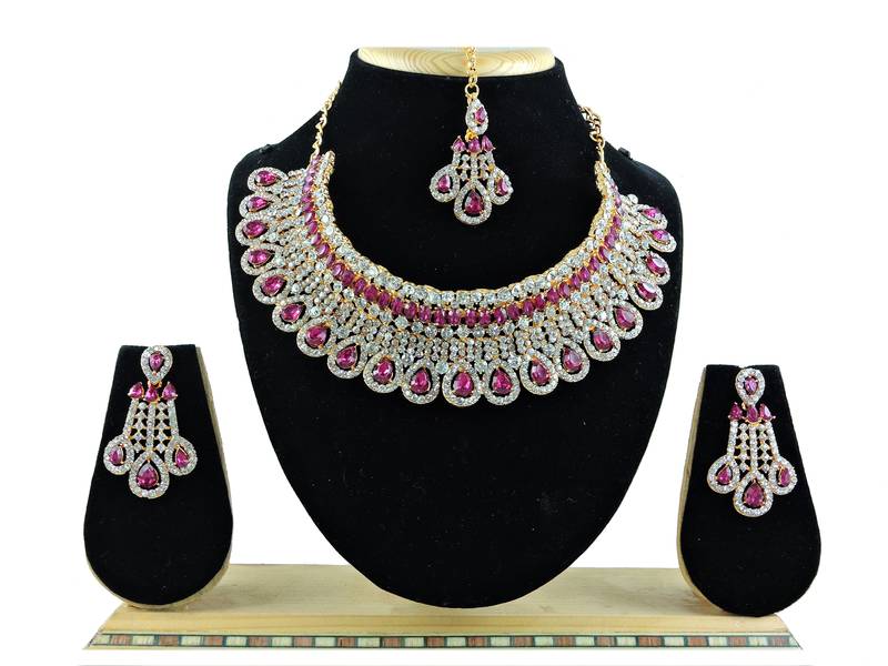 Multicolor designer function wear ad necklace set