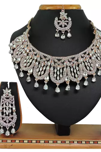 Multicolor designer function wear ad necklace set