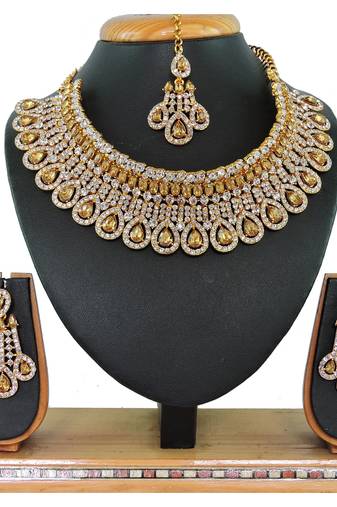 Multicolor designer function wear ad necklace set