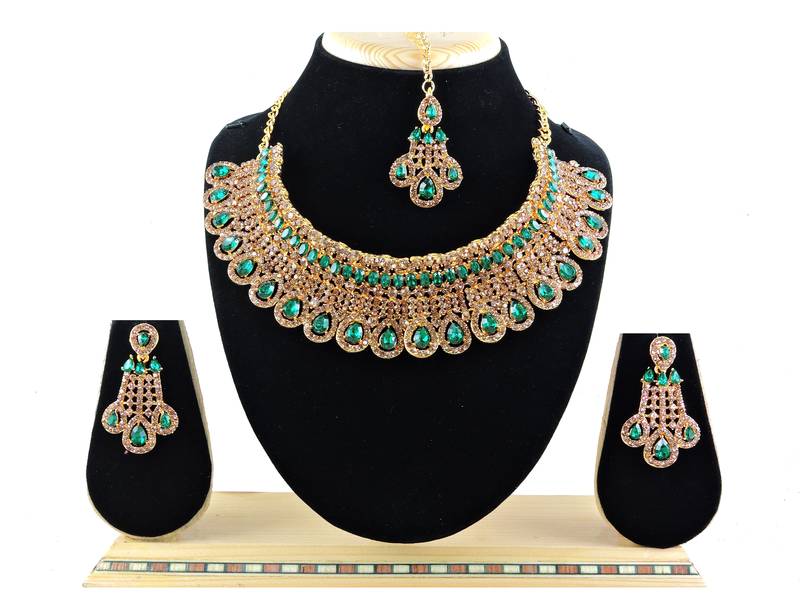 Green designer function wear ad necklace set