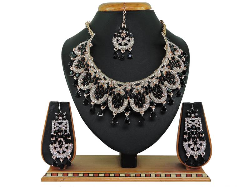Black designer function wear ad necklace set