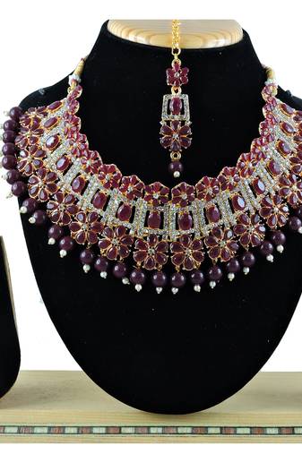 Multicolor designer function wear ad necklace set