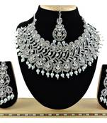 Multicolor designer function wear ad necklace set
