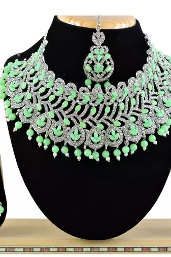 Multicolor designer function wear ad necklace set