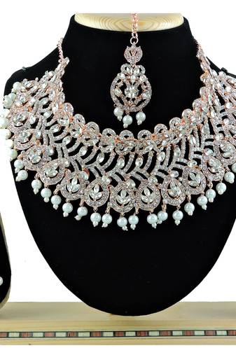 Multicolor designer function wear ad necklace set