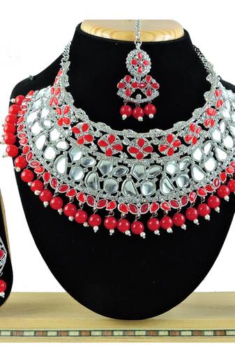 Red designer function wear ad necklace set