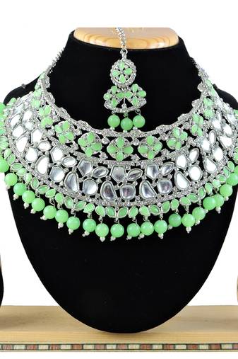 Multicolor designer function wear ad necklace set