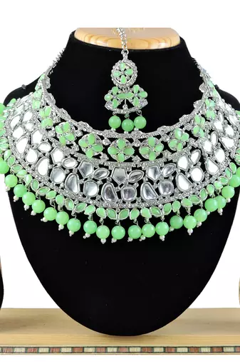 Multicolor designer function wear ad necklace set