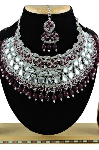 Multicolor designer function wear ad necklace set