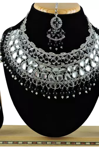 Black designer function wear ad necklace set