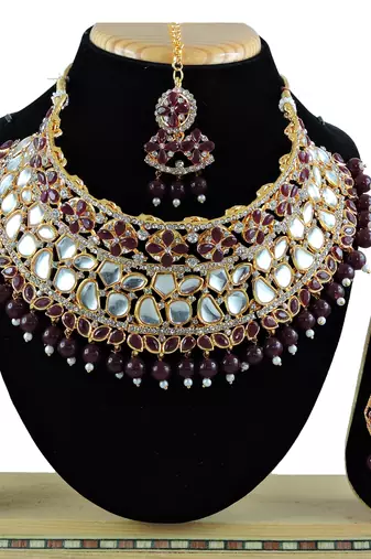 Multicolor designer function wear ad necklace set