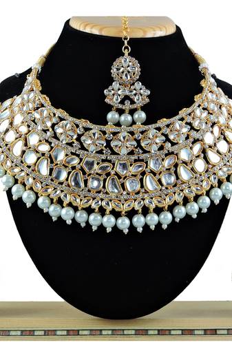 Multicolor designer function wear ad necklace set
